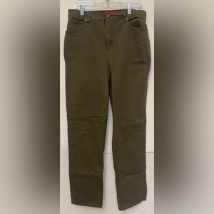 Ladies Gloria Vanderbilt size 12 Jeans